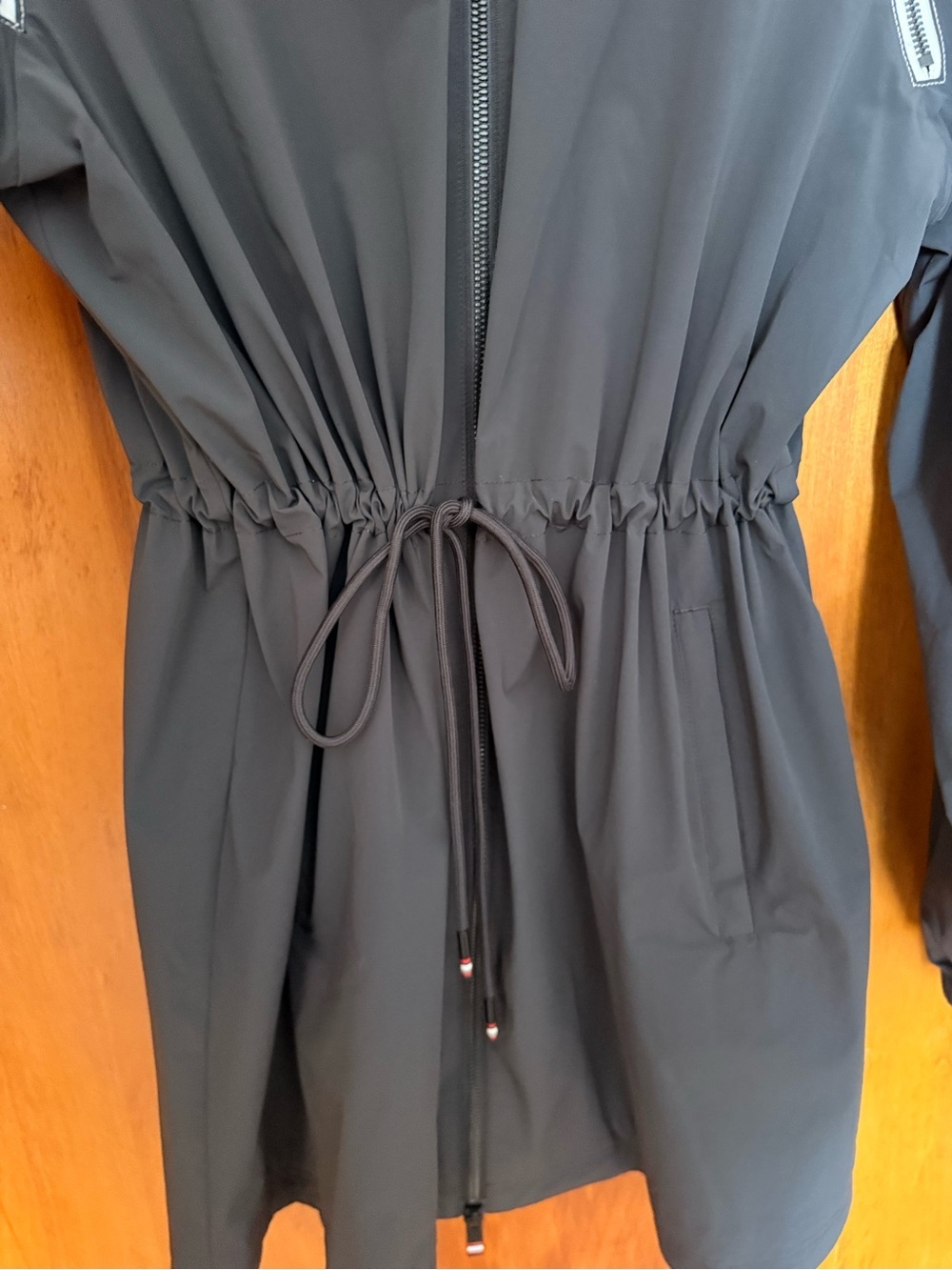 RARE Wilson White Windbreaker Jacket with Black Zipper Accents - Picture 7 of 12